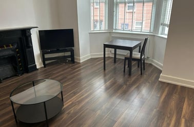 Addison Road, Flat 4, North Hill, Plymouth - Image 3